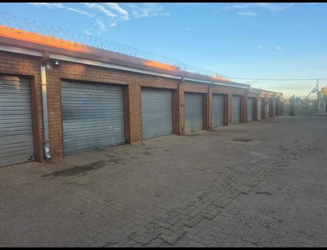 4 BEDROOM TOWNHOUSE FOR SALE IN ENNERDALE EXT 3